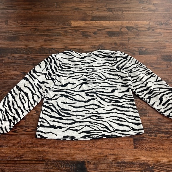 Women’s Social Stamdard zebra print pullover size M - Picture 6 of 6